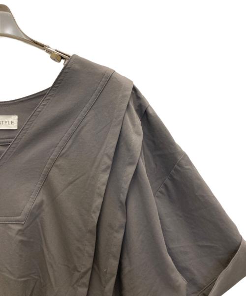 SUM1 STYLE（スミスタイル）SUM1 STYLE (スミスタイル) イージーケア前後ワンピース チャコールグレー サイズ:FREEの古着・服飾アイテム