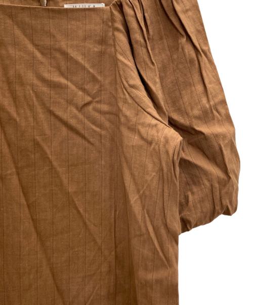 mjuka（ミューカ）mjuka (ミューカ) BALLOON SLEEVE STRIPE DRESS ブラウン サイズ:FREE 未使用品の古着・服飾アイテム