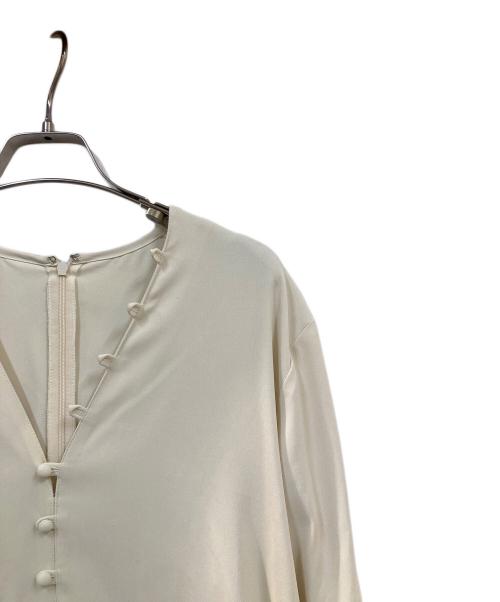 AKTE（アクテ）AKTE (アクテ) ディープVネックワンピース アイボリー サイズ:Fの古着・服飾アイテム