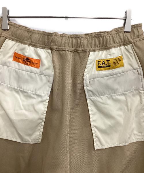 FAT（エフエーティー）FAT (エフエーティー) RED KAP (レッド キャップ) イージーパンツ ベージュ サイズ:SKINNYの古着・服飾アイテム