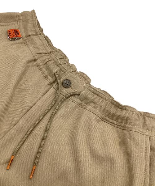 FAT（エフエーティー）FAT (エフエーティー) RED KAP (レッド キャップ) イージーパンツ ベージュ サイズ:SKINNYの古着・服飾アイテム