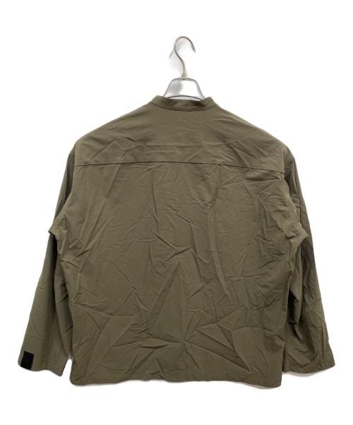 N.HOOLYWOOD（エヌ ハリウッド）N.HOOLYWOOD (エヌ ハリウッド) スタンドカラーナイロンシャツ カーキ サイズ:38の古着・服飾アイテム