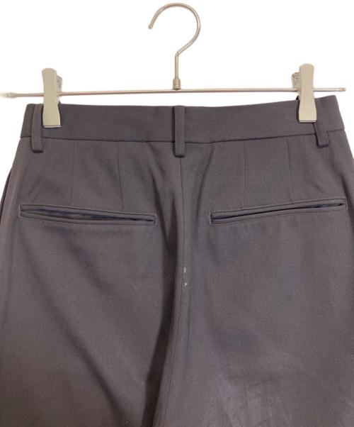 AURALEE（オーラリー）AURALEE (オーラリー) LIGHT WOOL MAX GABARDINE SLACKS ブラウンの古着・服飾アイテム