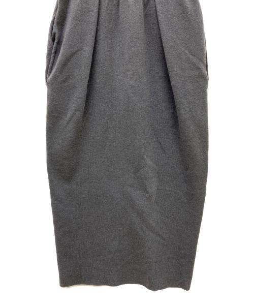 L'AUBE BLANC（ローブ ブラン）L'AUBE BLANC (ローブ ブラン) Constructive Knit Jumper Skirt グレー サイズ:Free 未使用品の古着・服飾アイテム