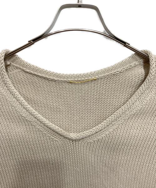 L'appartement（アパルトモン）L'appartement (アパルトモン) Cotton 3G Vneck Knit ベージュ サイズ:FREEの古着・服飾アイテム