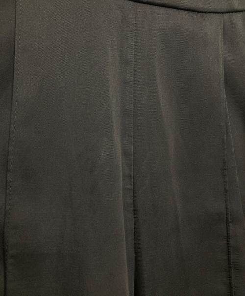 YORI（ヨリ）YORI (ヨリ) サテンセンタープレスワイドパンツ ブラック サイズ:34の古着・服飾アイテム