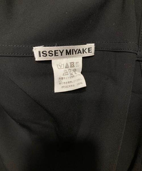ISSEY MIYAKE（イッセイミヤケ）ISSEY MIYAKE (イッセイミヤケ) ハイネックドルマンスリーブブラウス ブラック サイズ:2の古着・服飾アイテム