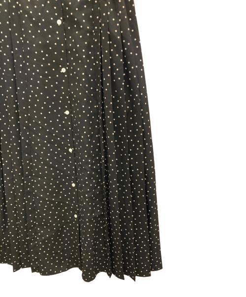 SHIPS（シップス）SHIPS (シップス) ドット サイドプリーツフレンチスリーブワンピース ブラック サイズ:Ｍの古着・服飾アイテム