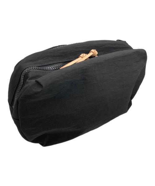 NIZYU KANO（ニジュウカノウ）NIZYU KANO (ニジュウカノウ) FUKUI SIWAナイロンボディバッグ M ブラックの古着・服飾アイテム