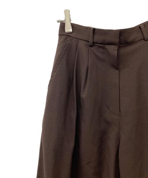 CLANE（クラネ）CLANE (クラネ) BASIC TUCK PANTS ブラウン 未使用品の古着・服飾アイテム