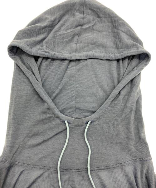 6(ROKU) BEAUTY&YOUTH（ロク ビューティーアンドユース）6(ROKU) BEAUTY&YOUTH (ロク ビューティーアンドユース) バックホール フーディ ブルー サイズ:Freeの古着・服飾アイテム