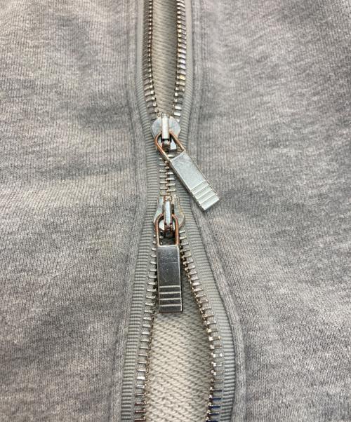 Thom Browne（トムブラウン）Thom Browne (トムブラウン) ジップパーカー　MJT022H00535068 グレー サイズ:Sの古着・服飾アイテム