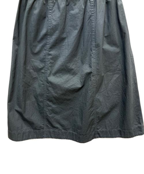 MHL（エムエイチエル）MHL (エムエイチエル) SUPERFINE COTTON TWILL SKIRT グレー サイズ:3の古着・服飾アイテム