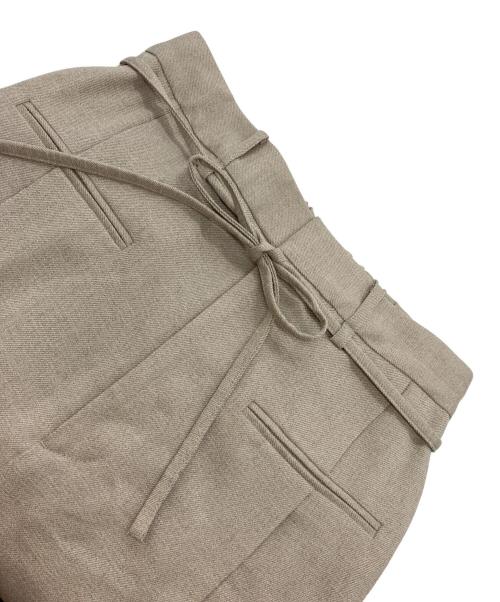 crewre（クルー）crewre (クルー) ピンタック スラブ ストレート パンツ ベージュ サイズ:2の古着・服飾アイテム