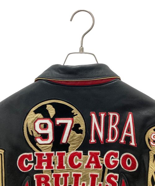 NBA（エヌビーエー）NBA (エヌビーエー) JEFF HAMILTON (ジェフハミルトン) 5 Time Champions Leather Jacket ブラック×レッド サイズ:Mの古着・服飾アイテム