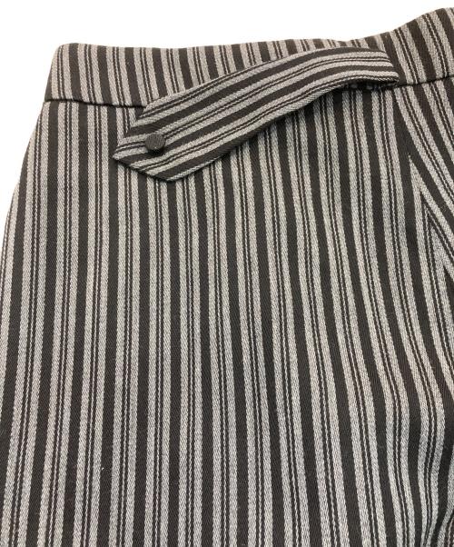 jacquemus（ジャックムス）JACQUEMUS (ジャックムス) ストライプパンツ　 L'AMOUR D'UN GITAN　65-23-0456-718 ブラック サイズ:36の古着・服飾アイテム