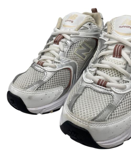 NEW BALANCE（ニューバランス）NEW BALANCE (ニューバランス) NEW BALANCE　スニーカー シルバー×ブラウン サイズ:24cmの古着・服飾アイテム