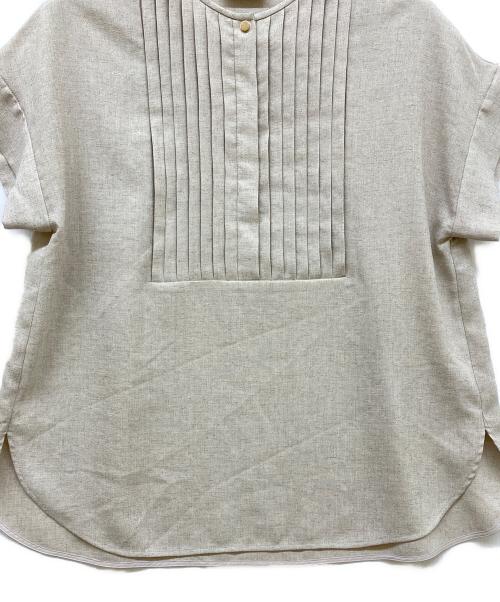 UNITED ARROWS（ユナイテッドアローズ）UNITED ARROWS (ユナイテッドアローズ) Spiree IAS タックショートスリーブ ブラウス ベージュ サイズ:SIZE Freeの古着・服飾アイテム