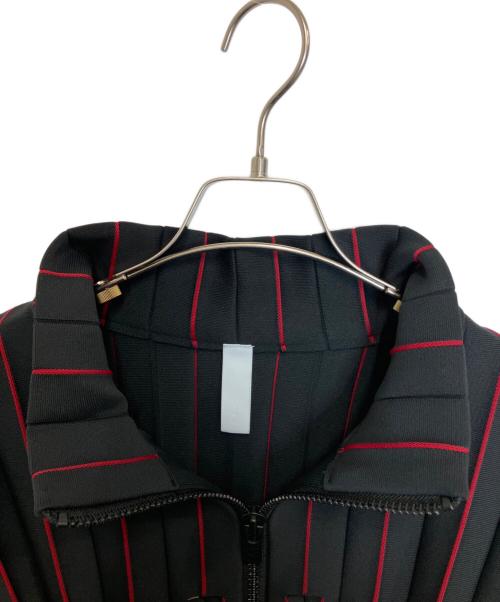 CFCL（シーエフシーエル）CFCL (シーエフシーエル) ACCORDION STAND-UP COLLAR BLOUSON ブラック×レッド サイズ:5の古着・服飾アイテム