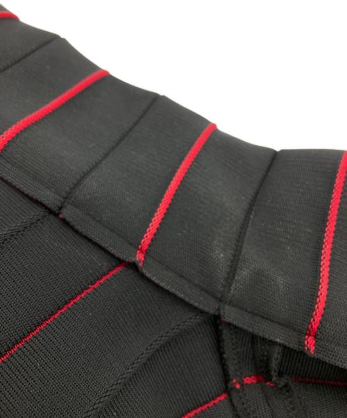 CFCL（シーエフシーエル）CFCL (シーエフシーエル) ACCORDION STAND-UP COLLAR BLOUSON ブラック×レッド サイズ:5の古着・服飾アイテム