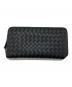 BOTTEGA VENETA (ボッテガベネタ) イントレチャート ピッコロ ジップアラウンドウォレット ブラック：45000円