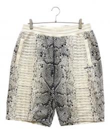 CarHartt（カーハート）の古着「SNAKE AOP SWEAT SHORT」｜ホワイト×ブラック