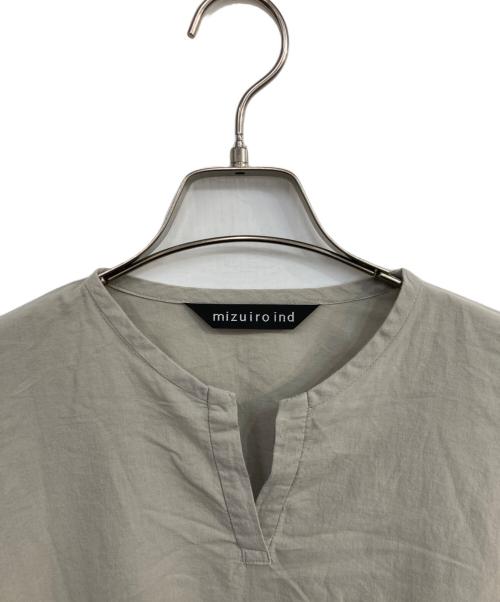 mizuiro-ind（ミズイロインド）mizuiro-ind (ミズイロインド) スキッパーワンピース グレー サイズ:-の古着・服飾アイテム