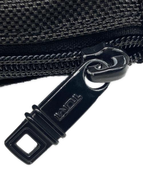 TUMI（トゥミ）TUMI (トゥミ) Alpha Ballistic Travel Flap Zip Crossbody アルファ・バリスティック・トラベル・フラップ・ジップ・クロスボディ ブラック サイズ:サイズ詳細参照の古着・服飾アイテム