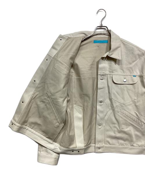 MUZE TURQUOISE LABEL（ミューズ ターコイズ レーベル）MUZE TURQUOISE LABEL (ミューズ ターコイズ レーベル) HEM SLIT WIDE DENIM JACKET アイボリー サイズ:2の古着・服飾アイテム