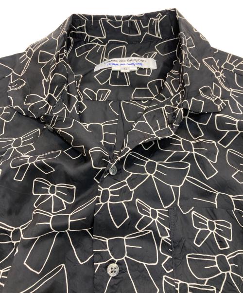 COMME des GARCONS COMME des GARCONS（コムデギャルソン コムデギャルソン）COMME des GARCONS COMME des GARCONS (コムデギャルソン コムデギャルソン) リボン柄キュプラシャツ ブラック サイズ:Sの古着・服飾アイテム