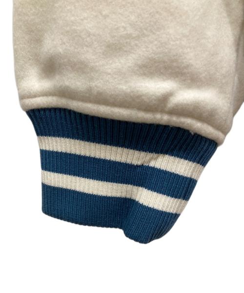 13DE MARZO（トレセ デ マルソ）13DE MARZO (トレセ デ マルソ) SMILEY (スマイリー) コラボスタジャン アイボリー×ブルー サイズ:Ⅼの古着・服飾アイテム