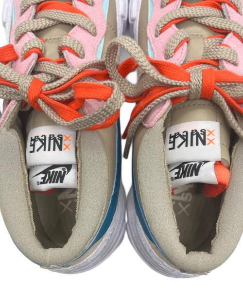 NIKE（ナイキ）NIKE (ナイキ) sacai (サカイ) BLAZER LOW KAWS ベージュ サイズ:SIZE 27.5cm 未使用品の古着・服飾アイテム