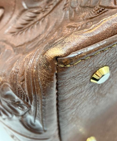 Carving Tribes（カービングトライブス）CARVING TRIBES (カービングトライブス) Vanessaショルダーバッグ ブラウンの古着・服飾アイテム