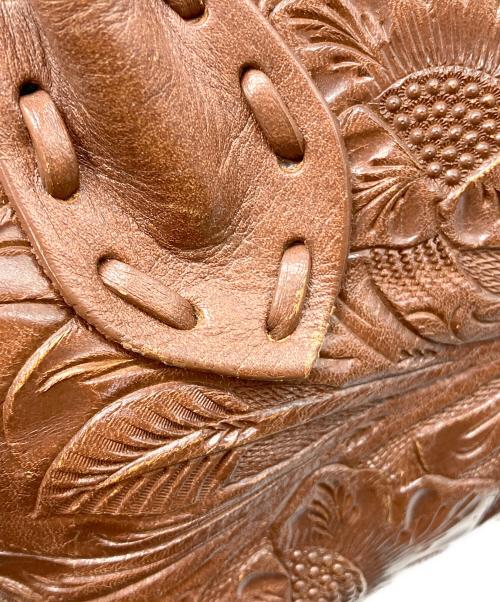 Carving Tribes（カービングトライブス）CARVING TRIBES (カービングトライブス) Vanessaショルダーバッグ ブラウンの古着・服飾アイテム