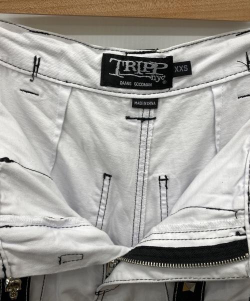 TRIPP NYC（トリップニューヨークシティー）TRIPP NYC (トリップニューヨークシティー) PYRAMID STUD STRAP PANT ホワイト サイズ:XXSの古着・服飾アイテム