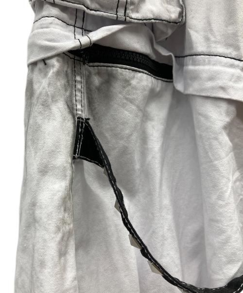 TRIPP NYC（トリップニューヨークシティー）TRIPP NYC (トリップニューヨークシティー) PYRAMID STUD STRAP PANT ホワイト サイズ:XXSの古着・服飾アイテム
