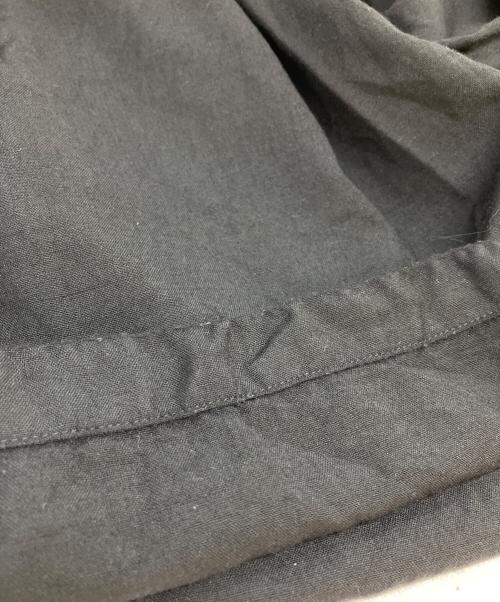 UNIVERSAL PRODUCTS.（ユニバーサルプロダクツ）UNIVERSAL PRODUCTS. (ユニバーサルプロダクツ) 2TUCK SUMMER WOOL EASY SHORTS ブラック サイズ:SIZE 2の古着・服飾アイテム