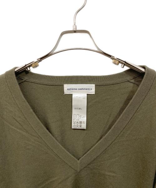 extreme cashmere（エクストリーム カシミア）extreme cashmere (エクストリーム カシミア) INDI ニット カーキ サイズ:Freeの古着・服飾アイテム