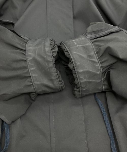 BLUE LABEL CRESTBRIDGE（ブルーレーベルクレストブリッジ）BLUE LABEL CRESTBRIDGE (ブルーレーベルクレストブリッジ) ハイマルチマットタフタマウンテンパーカー ネイビー サイズ:38の古着・服飾アイテム