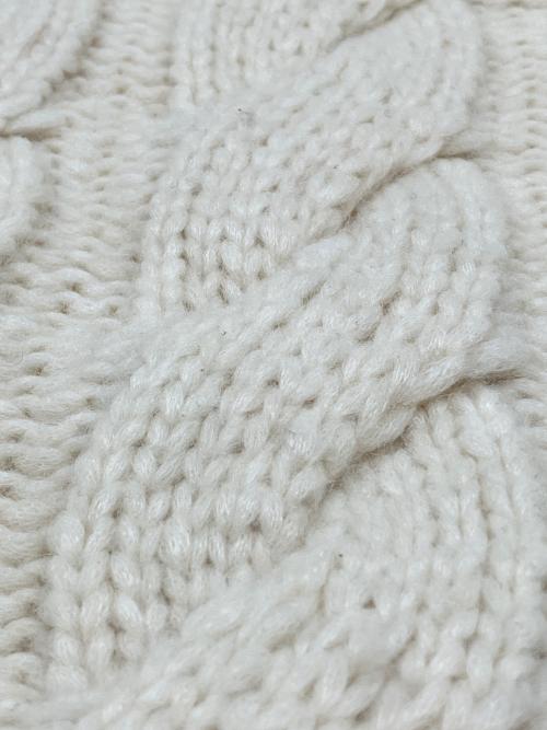 Simone Rocha（シモーネ ロシャ）Simone Rocha (シモーネ ロシャ) パール装飾ケーブルニット アイボリー サイズ:XSの古着・服飾アイテム