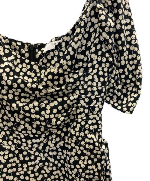 HER LIP TO（ハーリップトゥ）Her lip to (ハーリップトゥ) チェリー柄ワンピース ブラック サイズ:Mの古着・服飾アイテム