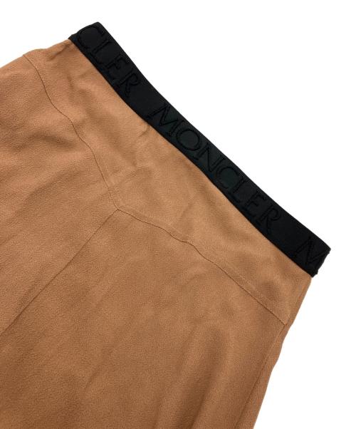 MONCLER（モンクレール）MONCLER (モンクレール) Inverted-pleat A-line Skirt ブラウン サイズ:40の古着・服飾アイテム