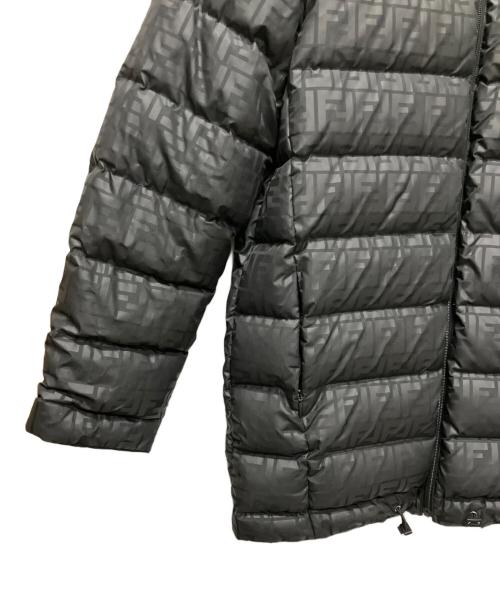 FENDI（フェンディ）FENDI (フェンディ) ズッカ柄リバーシブルダウンジャケット ブラック サイズ:38の古着・服飾アイテム