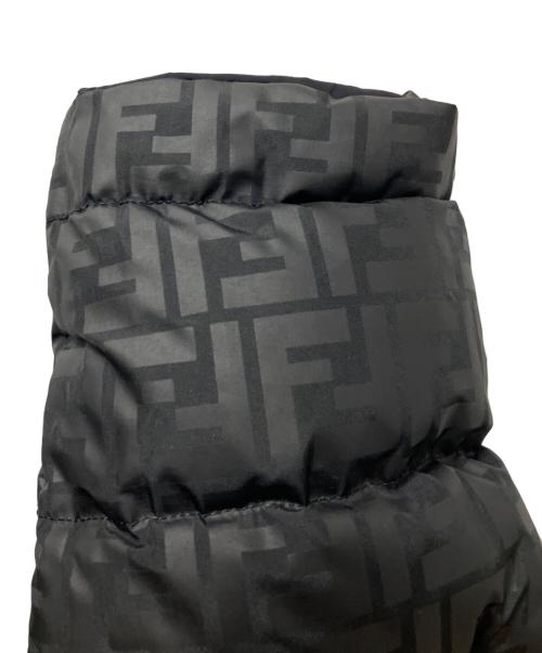 FENDI（フェンディ）FENDI (フェンディ) ズッカ柄リバーシブルダウンジャケット ブラック サイズ:38の古着・服飾アイテム
