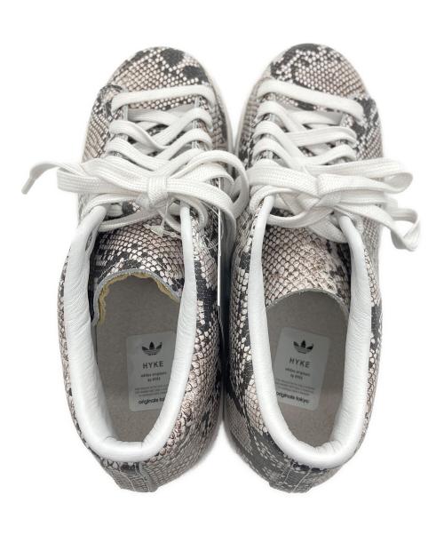 HYKE（ハイク）HYKE (ハイク) adidas (アディダス) HAILLET HI ホワイト×グレー サイズ:JP235 未使用品の古着・服飾アイテム