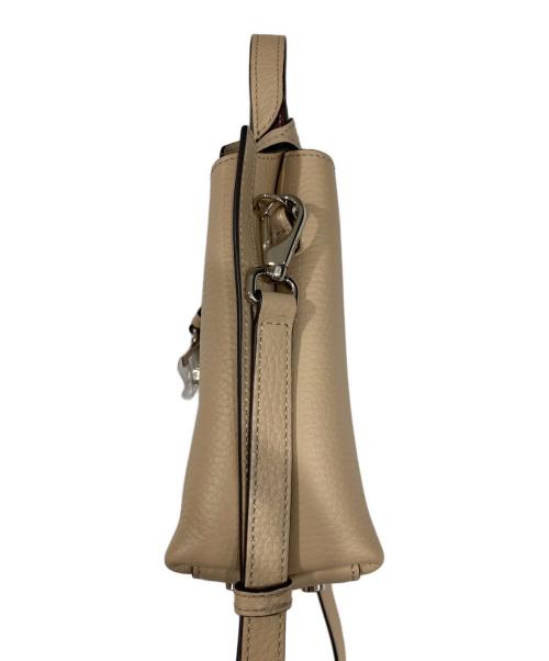 TOD'S（トッズ）TOD'S (トッズ) MICRO BAG 2WAY CREAM ロゴ Tチャーム ベージュの古着・服飾アイテム