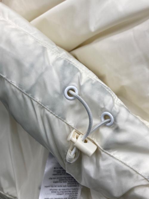 CANADA GOOSE（カナダグース）CANADA GOOSE (カナダグース) HyBridge Wide Quilt Knit Hoody アイボリー サイズ:SIZE Lの古着・服飾アイテム