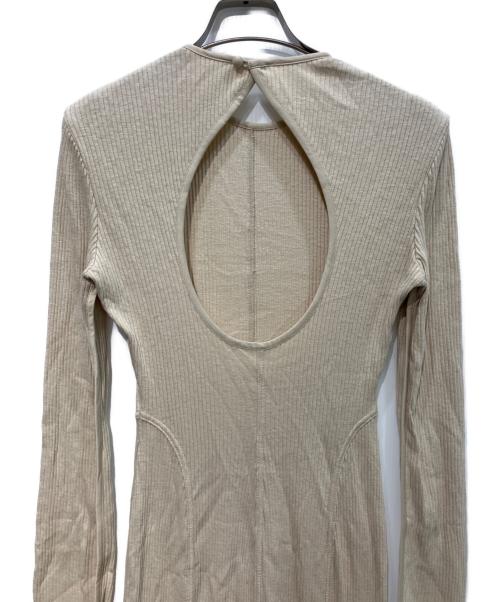 Mame Kurogouchi（マメクロゴウチ）Mame Kurogouchi (マメクロゴウチ) Crew Neck Open Back Ribbed Jersey Dress　MM22SS-JS026 ベージュ サイズ:2の古着・服飾アイテム