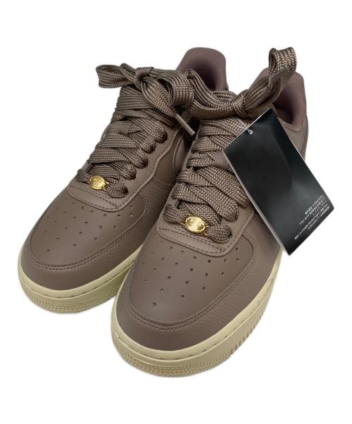 NIKE（ナイキ）NIKE (ナイキ) AIR FORCE 1 07 ブラウン サイズ:24.5 未使用品の古着・服飾アイテム