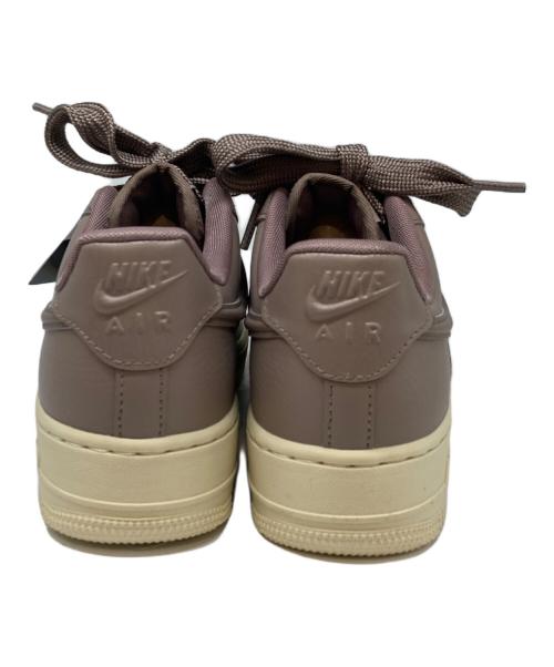 NIKE（ナイキ）NIKE (ナイキ) AIR FORCE 1 07 ブラウン サイズ:24.5 未使用品の古着・服飾アイテム